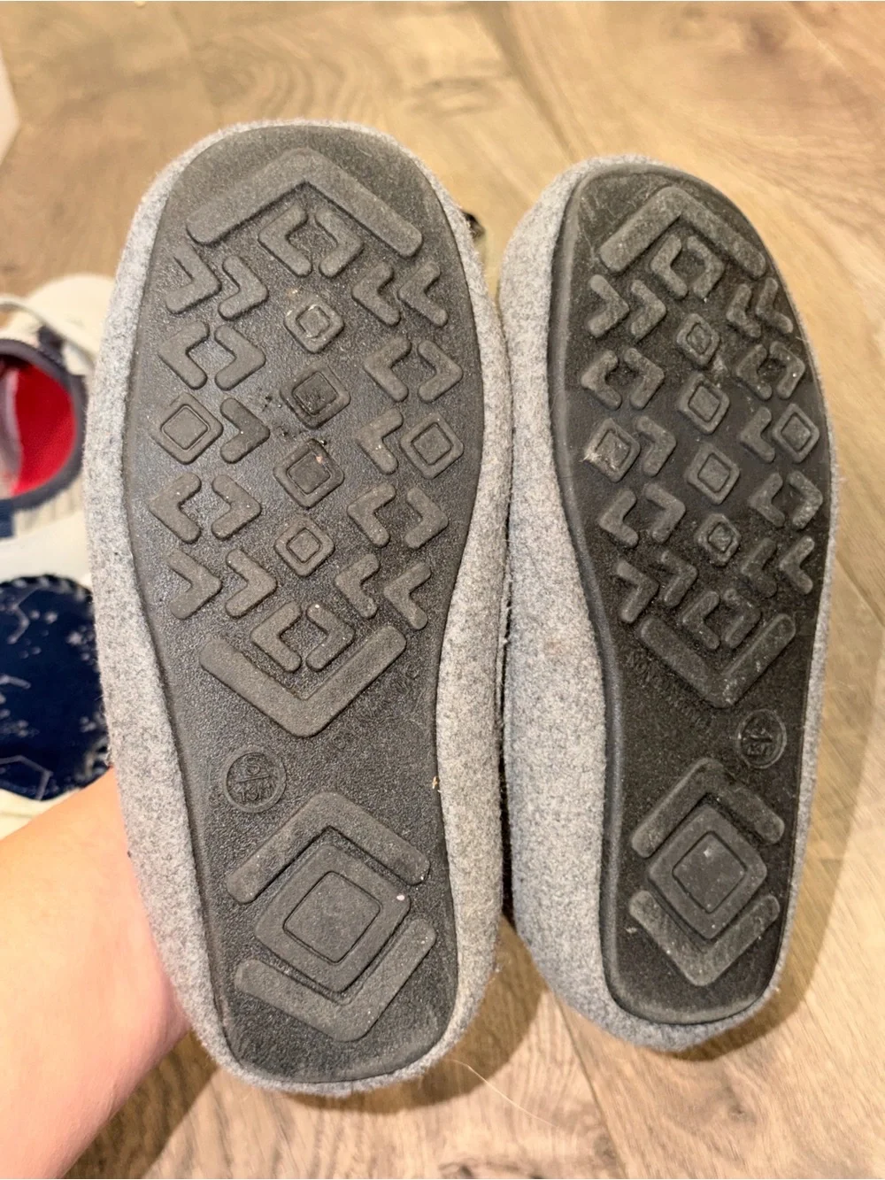 Cozy Gray Fleece-Lined Slip-On moccasin slipper